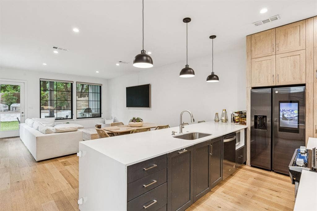 1214 Haines Avenue, Dallas, TX 75208 1214 Haines Avenue, Dallas, TX 75208