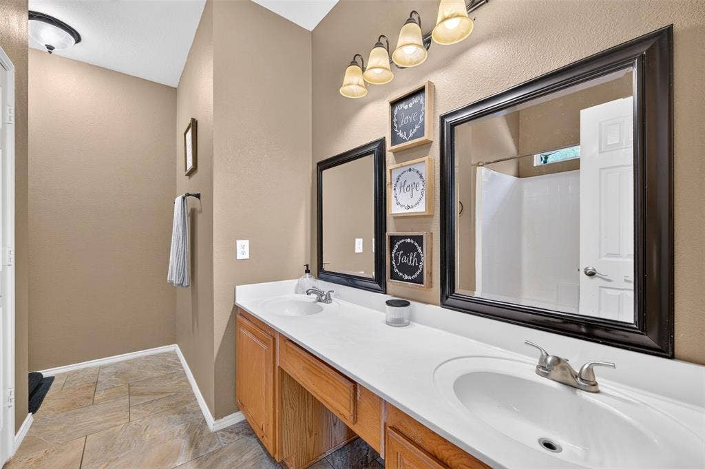 2600 Winterberry Lane, Little Elm, TX 75068