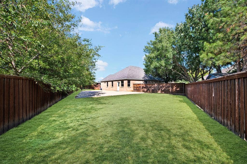 2600 Winterberry Lane, Little Elm, TX 75068