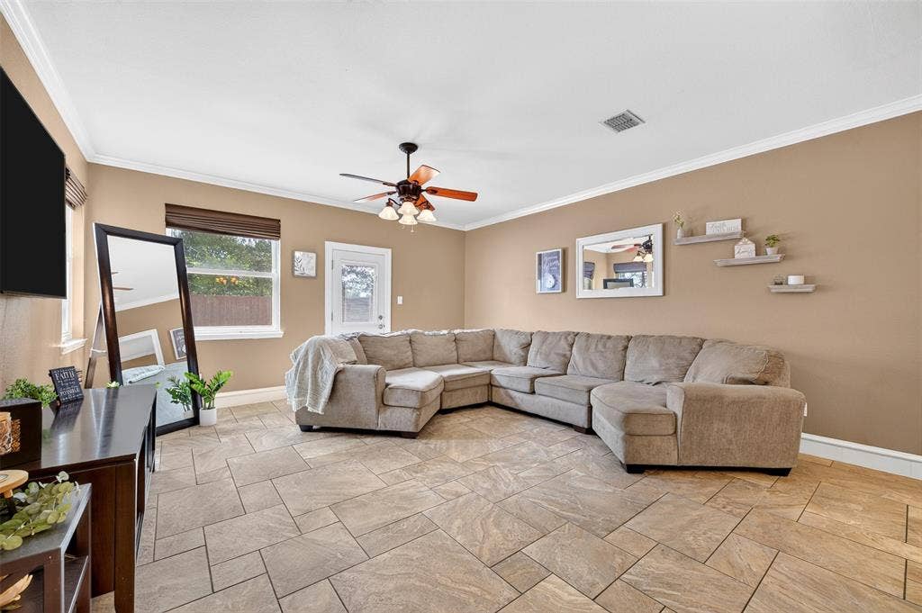 2600 Winterberry Lane, Little Elm, TX 75068
