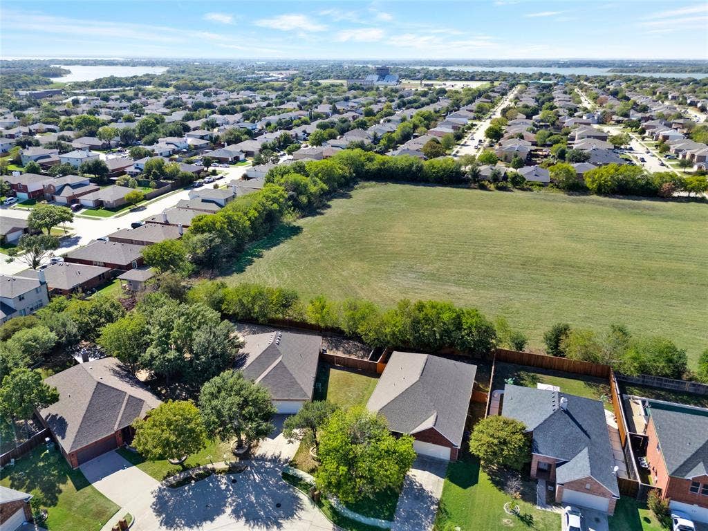 2600 Winterberry Lane, Little Elm, TX 75068