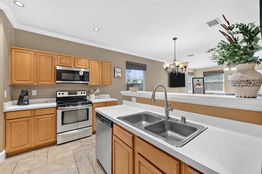 2600 Winterberry Lane, Little Elm, TX 75068