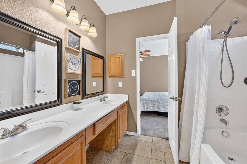 2600 Winterberry Lane, Little Elm, TX 75068