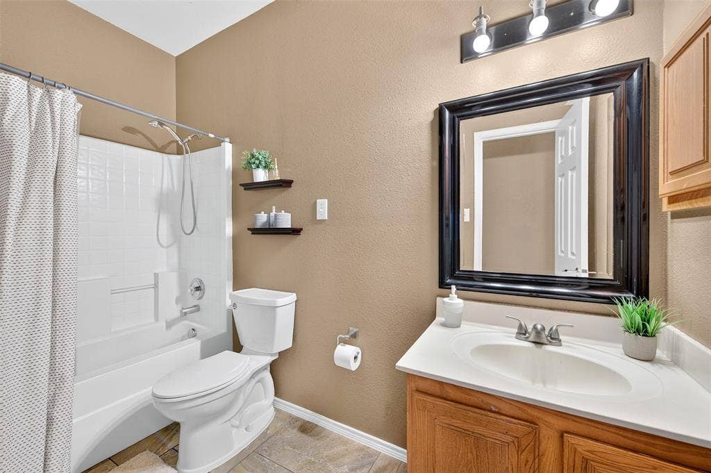 2600 Winterberry Lane, Little Elm, TX 75068