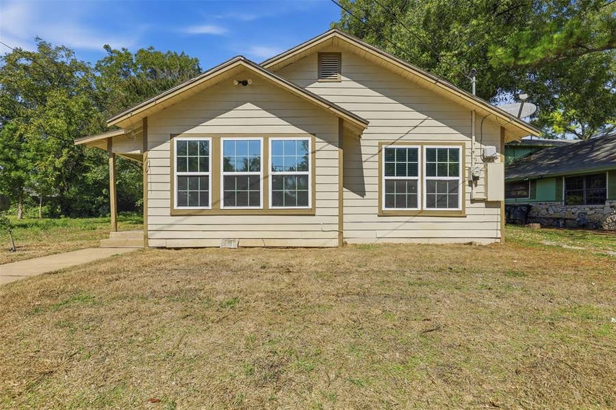Property photo for 205 Olive Street, Cleburne, TX