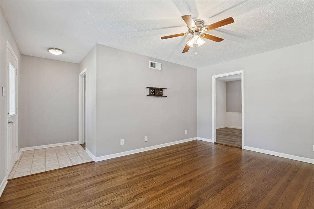 1335 Northlake Drive, Richardson, TX 75080 1335 Northlake Drive, Richardson, TX 75080