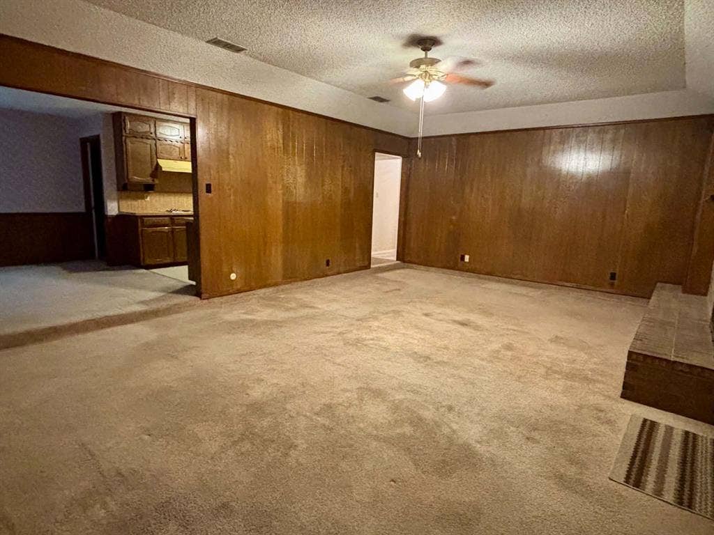 2112 River Bend Road, Arlington, TX 76014