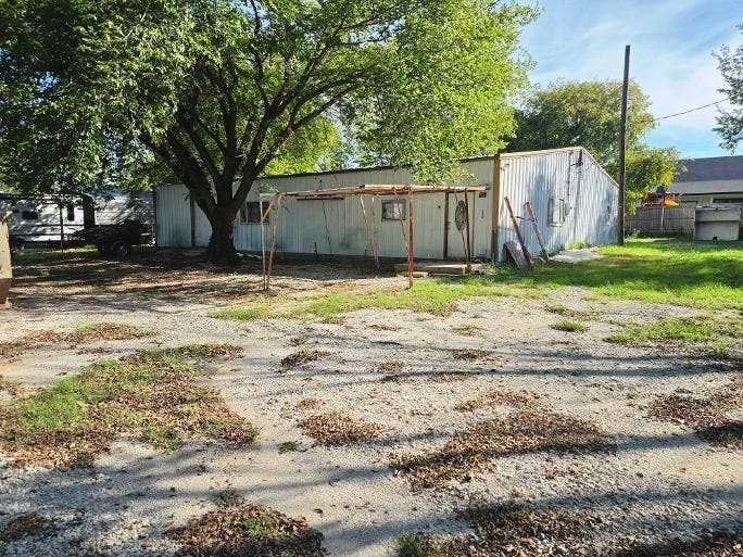 206 N Stadium Drive, Alvord, TX 76225 Front View