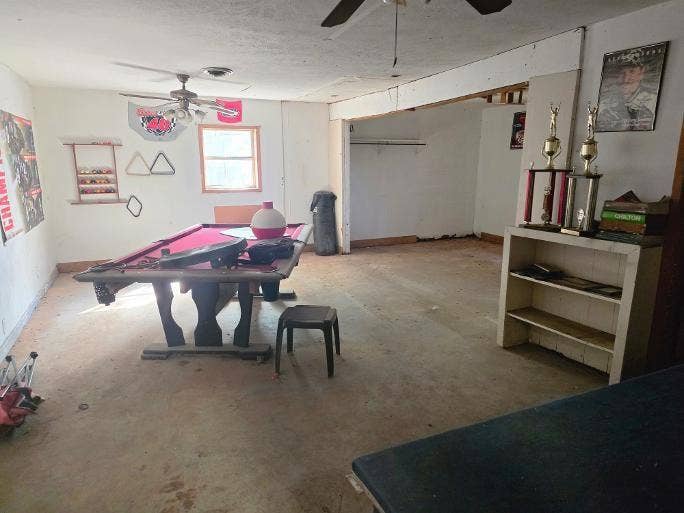 206 N Stadium Drive, Alvord, TX 76225 Definitely a Man's Room