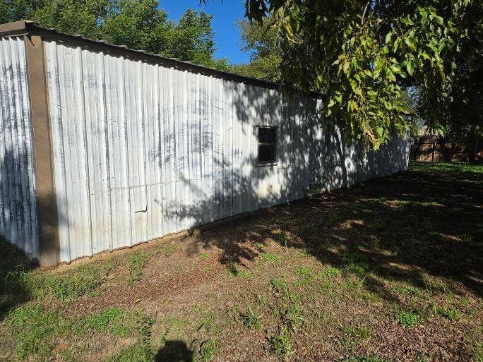 206 N Stadium Drive, Alvord, TX 76225 Back of Building