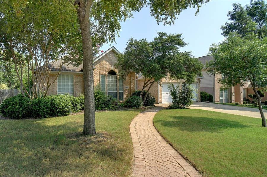 Property photo for 2802 Southwood Court, Grapevine, TX