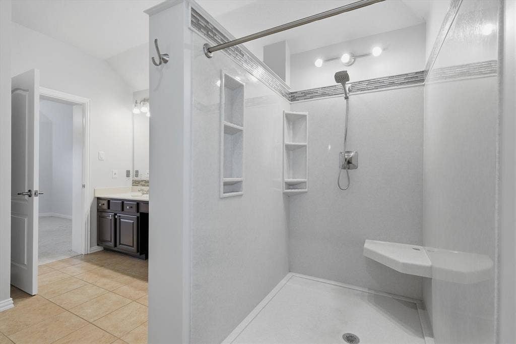8905 High Meadows Drive, Plano, TX 75025 8905 High Meadows Drive, Plano, TX 75025