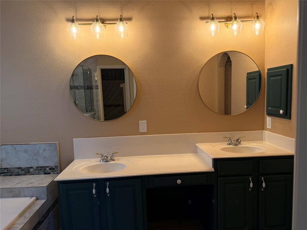7804 Brook Meadow Lane, Fort Worth, TX 76133