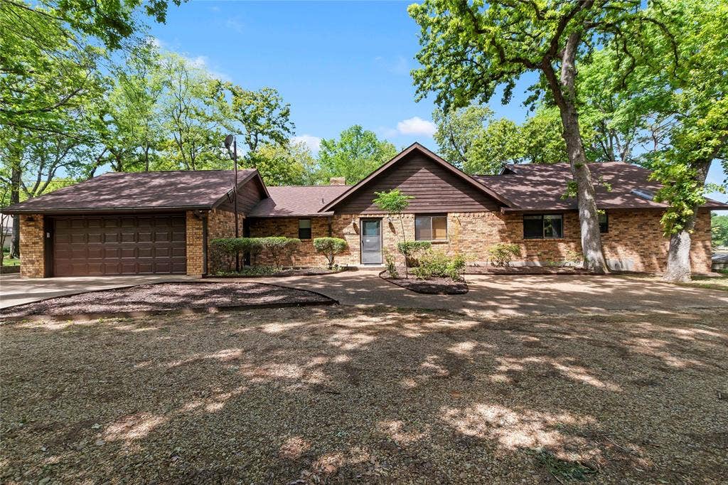 1611 Emma Drive, Tool, TX 75143 1611 Emma Drive, Tool, TX 75143