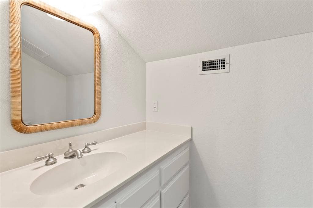 1611 Emma Drive, Tool, TX 75143 1611 Emma Drive, Tool, TX 75143