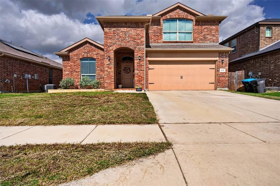Property photo for 917 Doe Meadow Drive, Fort Worth, TX