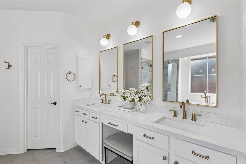 11224 Nantucket Court, Frisco, TX 75035 Primary Ensuite Bathroom