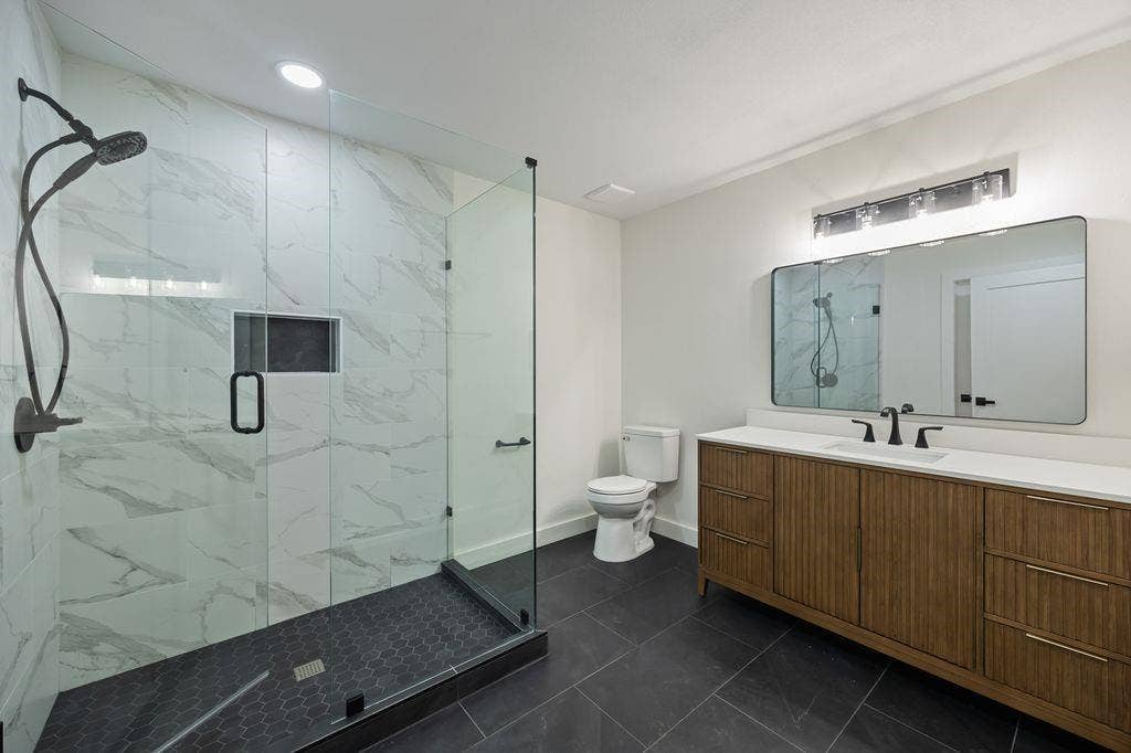 Secondary Primary Bathroom