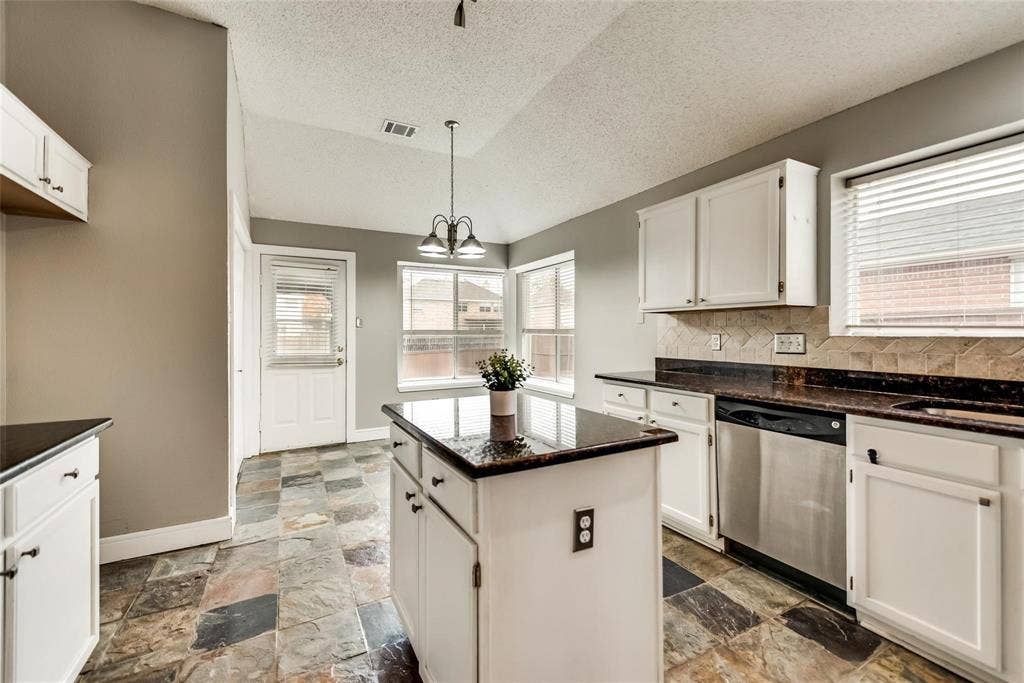 7409 Gillon Drive, Rowlett, TX 75089 7409 Gillon Drive, Rowlett, TX 75089