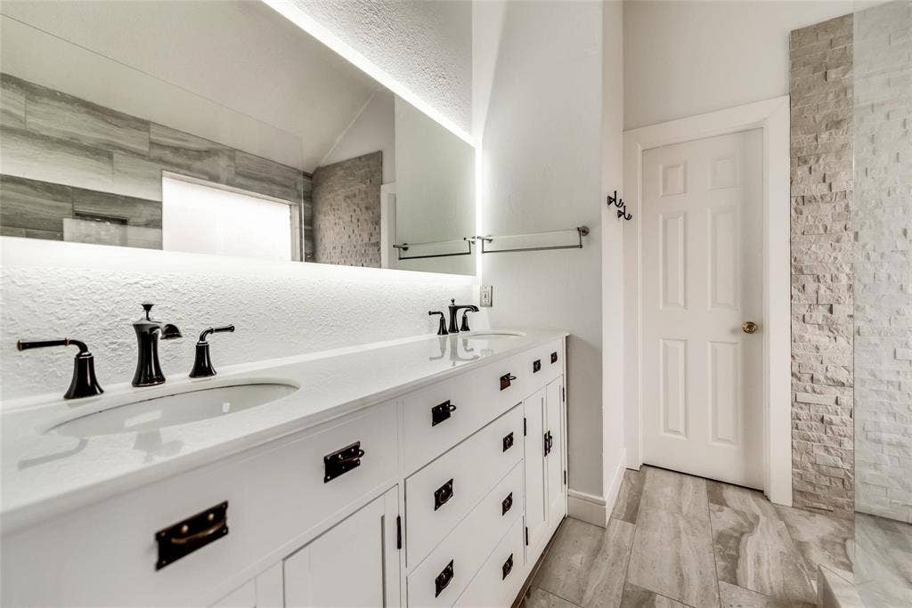 7409 Gillon Drive, Rowlett, TX 75089 7409 Gillon Drive, Rowlett, TX 75089
