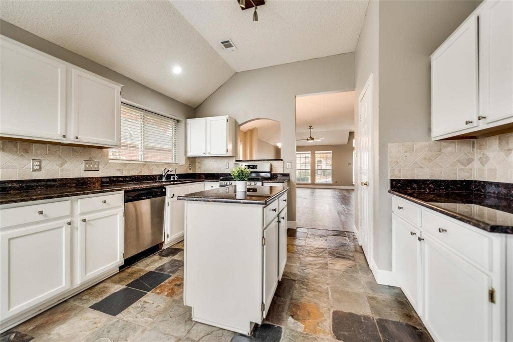 7409 Gillon Drive, Rowlett, TX 75089 7409 Gillon Drive, Rowlett, TX 75089