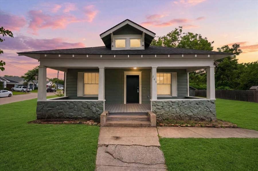 Property photo for 244 Dunlap Street, Waxahachie, TX