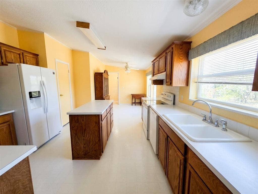 166 Private Road 1387, Morgan, TX 76671