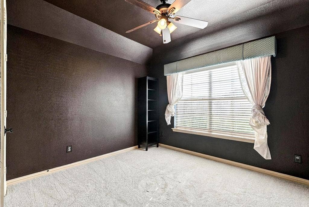 1596 Barksdale Drive, Lewisville, TX 75077