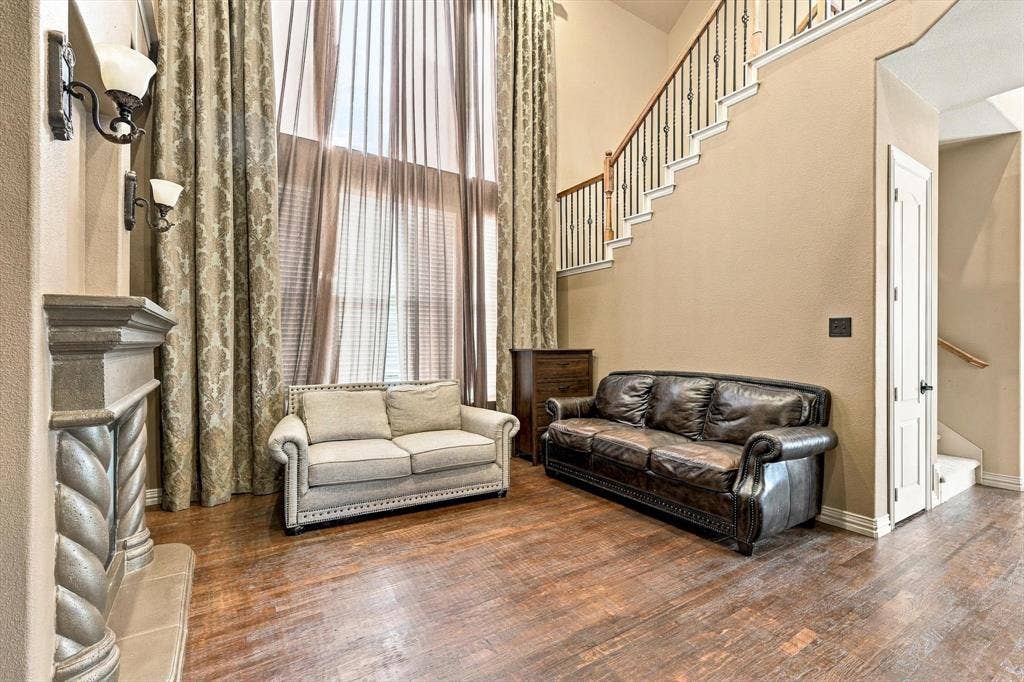 1596 Barksdale Drive, Lewisville, TX 75077