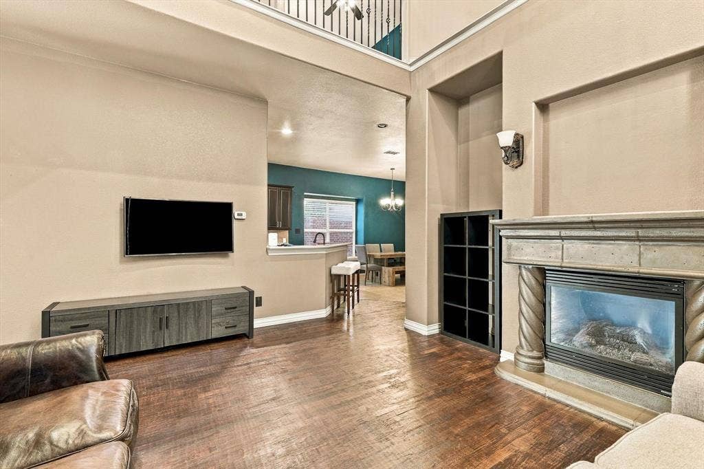 1596 Barksdale Drive, Lewisville, TX 75077
