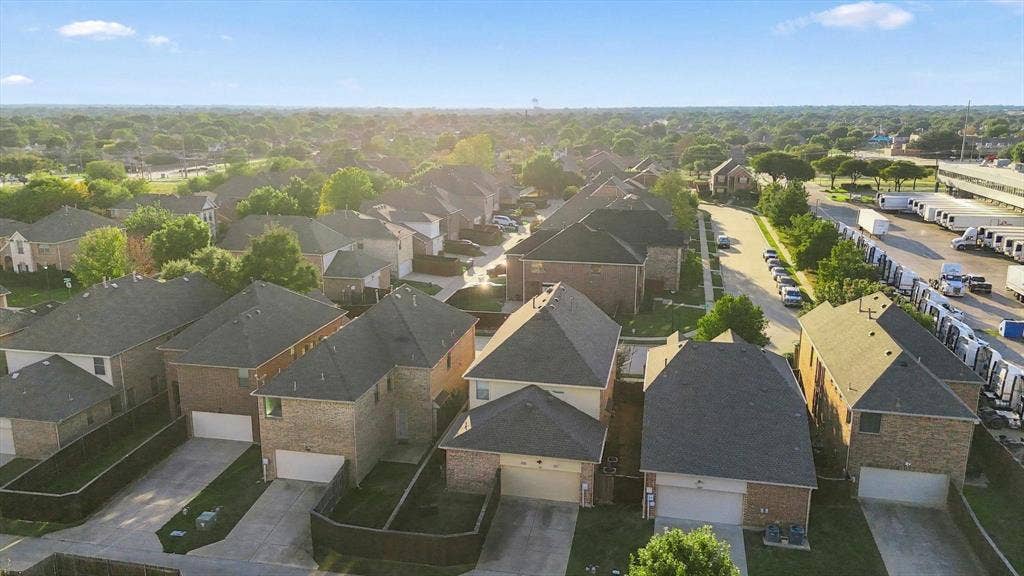 1596 Barksdale Drive, Lewisville, TX 75077