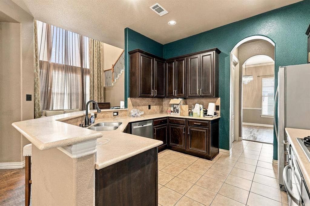 1596 Barksdale Drive, Lewisville, TX 75077
