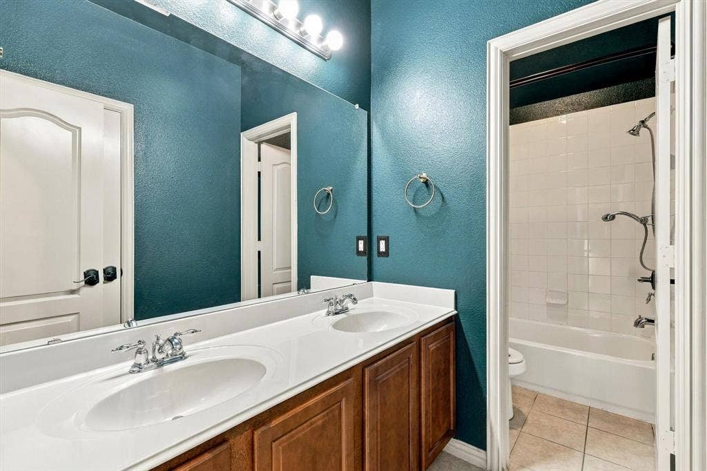 1596 Barksdale Drive, Lewisville, TX 75077