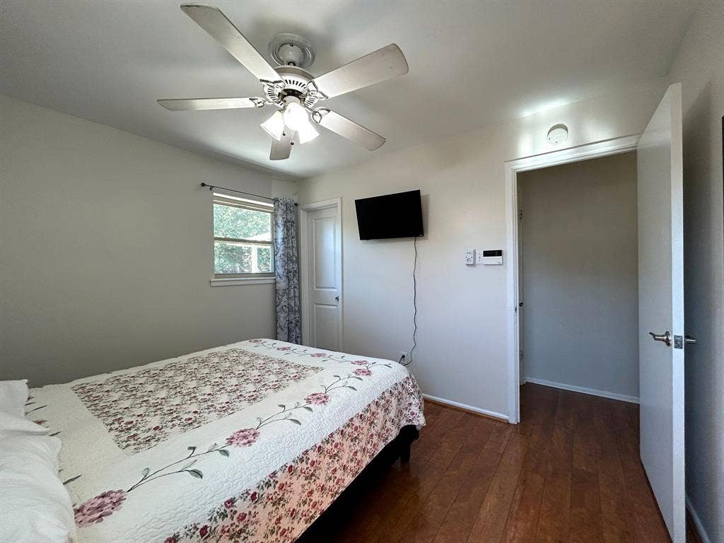 861 Russell Lane, Bedford, TX 76022 861 Russell Lane, Bedford, TX 76022