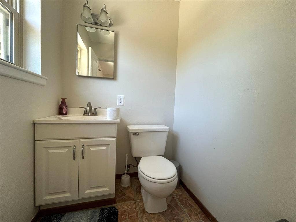 861 Russell Lane, Bedford, TX 76022 861 Russell Lane, Bedford, TX 76022