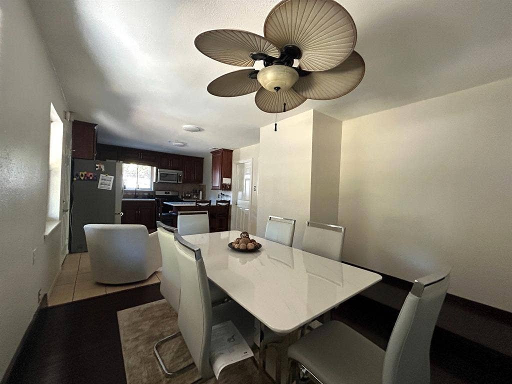 861 Russell Lane, Bedford, TX 76022 861 Russell Lane, Bedford, TX 76022