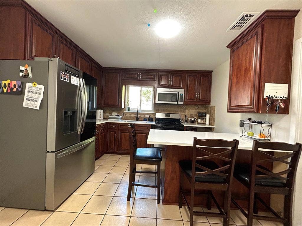861 Russell Lane, Bedford, TX 76022 861 Russell Lane, Bedford, TX 76022