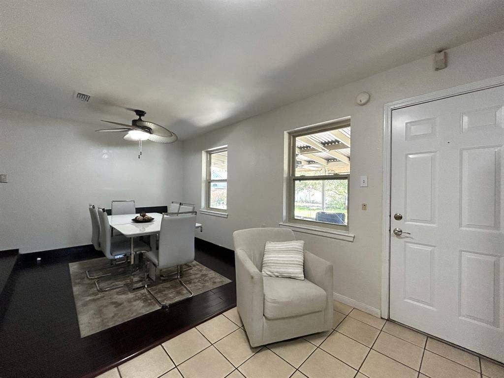 861 Russell Lane, Bedford, TX 76022 861 Russell Lane, Bedford, TX 76022