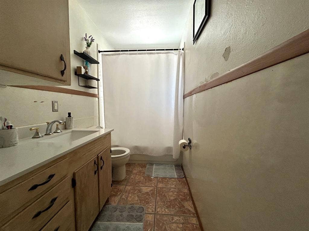 861 Russell Lane, Bedford, TX 76022 861 Russell Lane, Bedford, TX 76022
