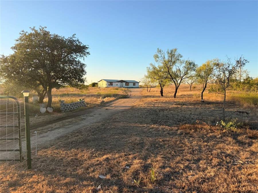 Property photo for 606 CR 438, De Leon, TX