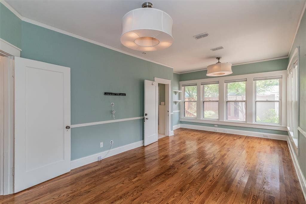 2209 6th Avenue, Fort Worth, TX 76110 2209 6th Avenue, Fort Worth, TX 76110