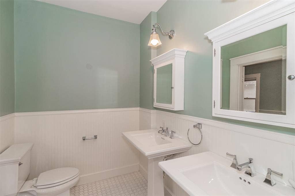 2209 6th Avenue, Fort Worth, TX 76110 2209 6th Avenue, Fort Worth, TX 76110