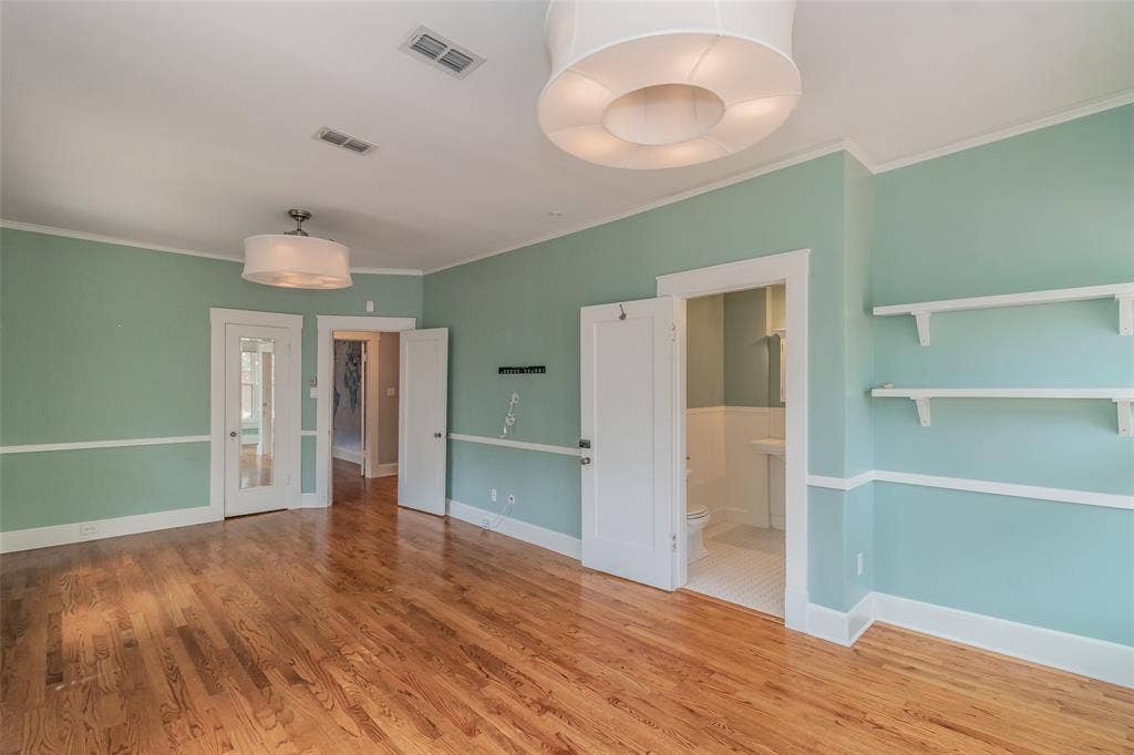 2209 6th Avenue, Fort Worth, TX 76110 2209 6th Avenue, Fort Worth, TX 76110