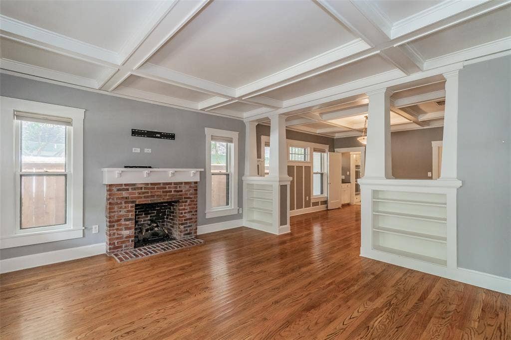 2209 6th Avenue, Fort Worth, TX 76110 2209 6th Avenue, Fort Worth, TX 76110