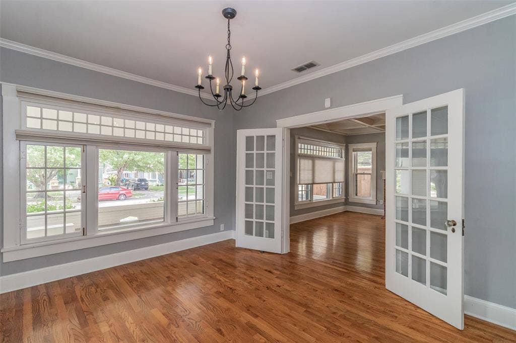 2209 6th Avenue, Fort Worth, TX 76110 2209 6th Avenue, Fort Worth, TX 76110