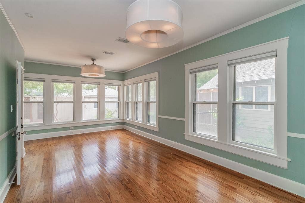 2209 6th Avenue, Fort Worth, TX 76110 2209 6th Avenue, Fort Worth, TX 76110