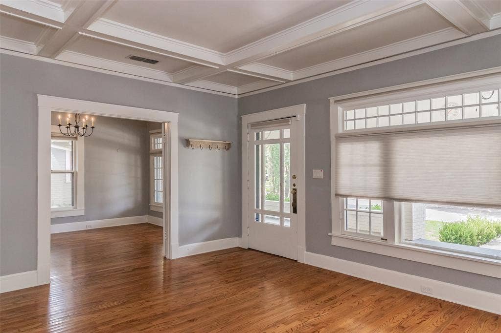 2209 6th Avenue, Fort Worth, TX 76110 2209 6th Avenue, Fort Worth, TX 76110