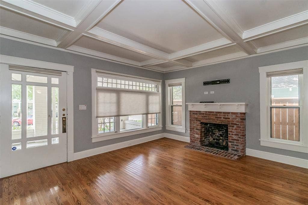 2209 6th Avenue, Fort Worth, TX 76110 2209 6th Avenue, Fort Worth, TX 76110