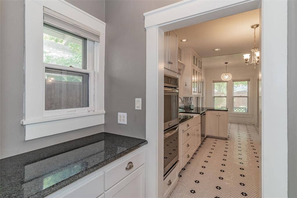 2209 6th Avenue, Fort Worth, TX 76110 2209 6th Avenue, Fort Worth, TX 76110