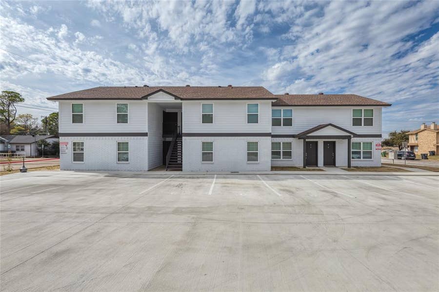 Property photo for 2016 Paisley Drive, #E, Arlington, TX
